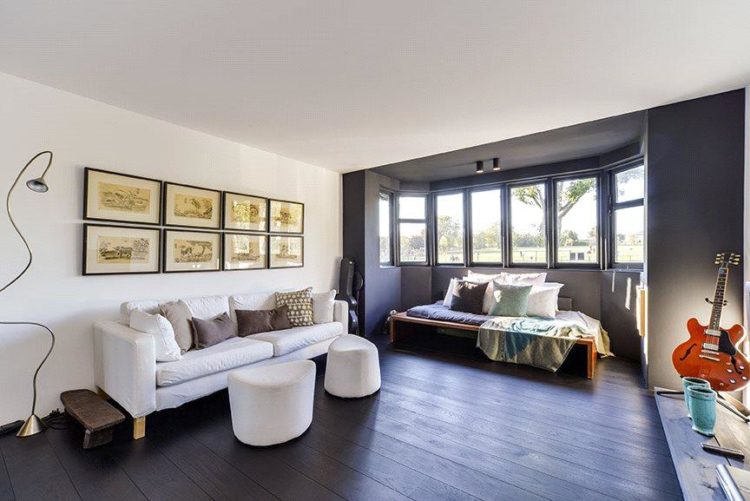 black-and-white-sitting-room