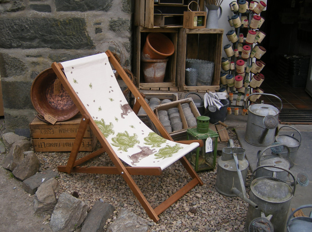 deckchair from thornback&peel.co.uk image from aberfeldywatermill.com