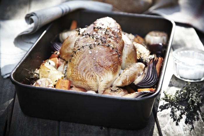 cook a full roast meal in the Lakeland outdoor oven