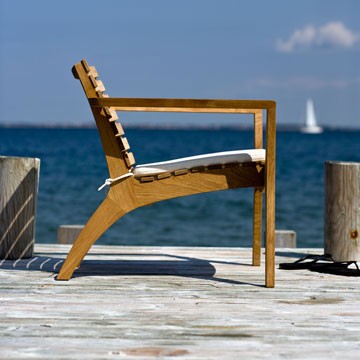 side view of the regatta lounge chair
