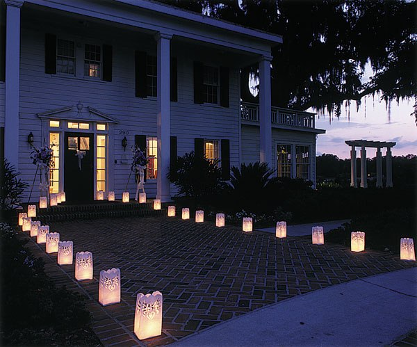 alphabet lanterns make great decorations for summer parties