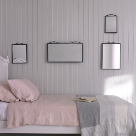 133218-brood-mirrors-with-florentina-bed