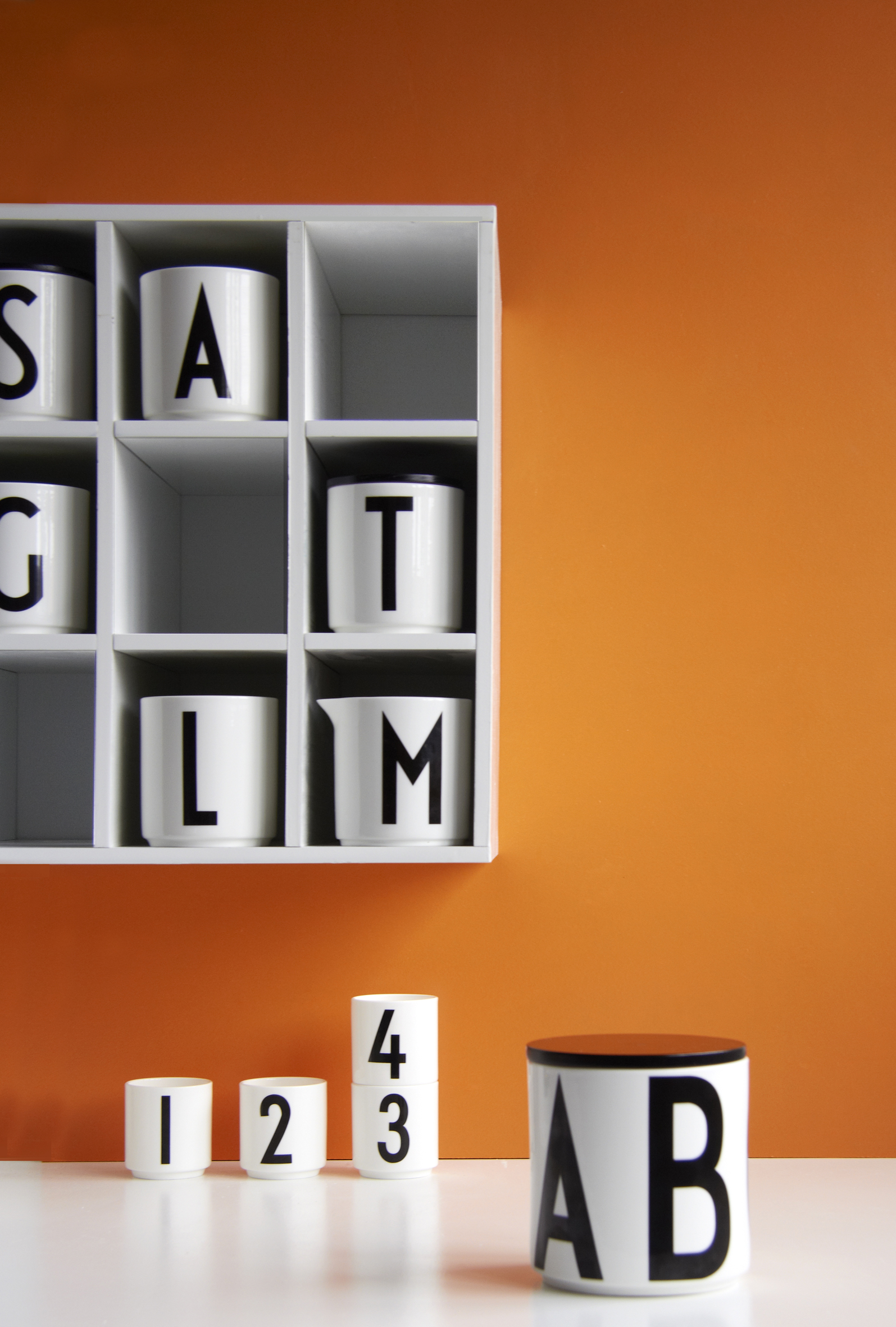6121_Design_Letters-Multi_jar_with_Arne_Jacobsen-ABCD-40euro