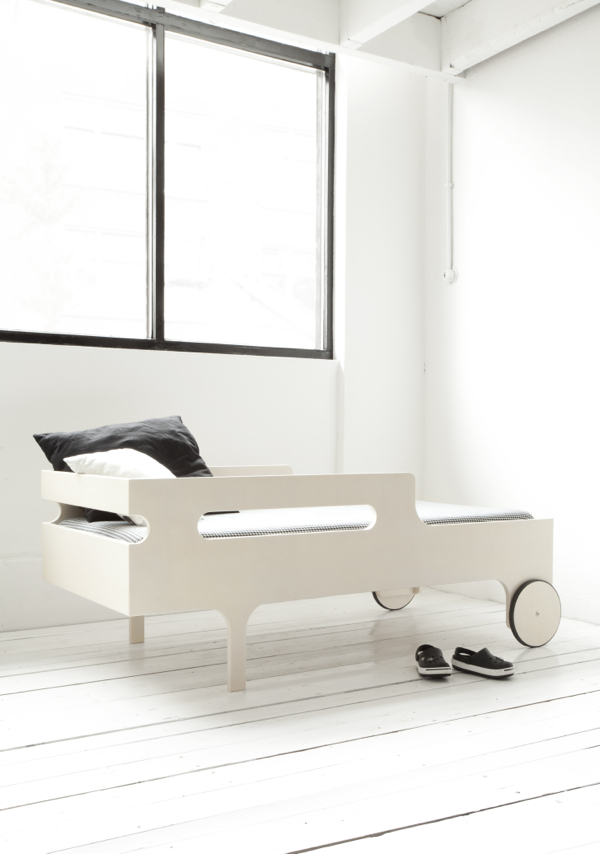 the toddler bed can be wheeled from place to place