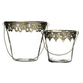 glass pots: perfect for candles or flowers