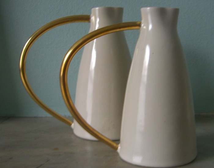 ceramic artist fliff carr makes these jugs