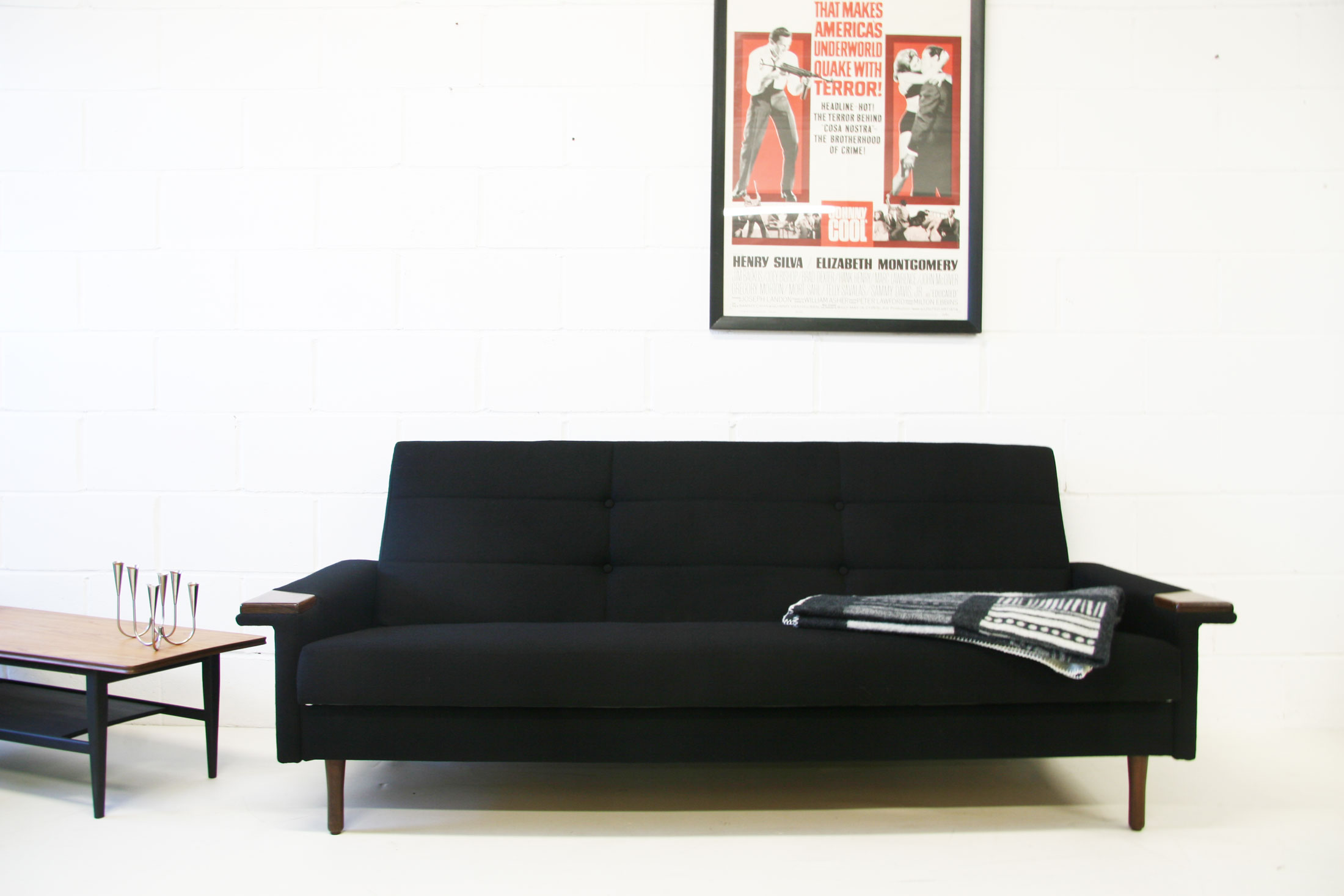 mid century modern sofa bed from pelikanoniline.co.uk