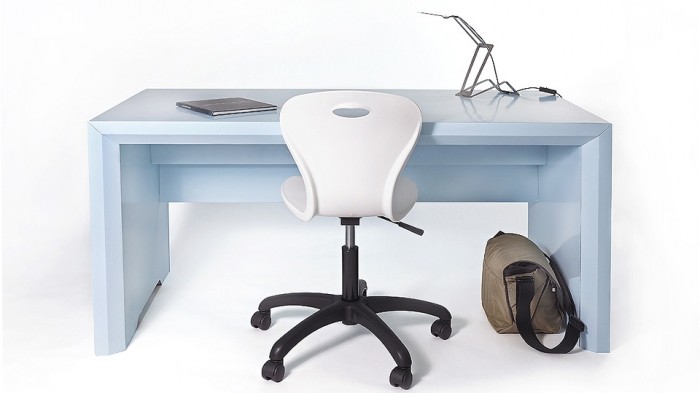 the paperweight desk also comes in light blue