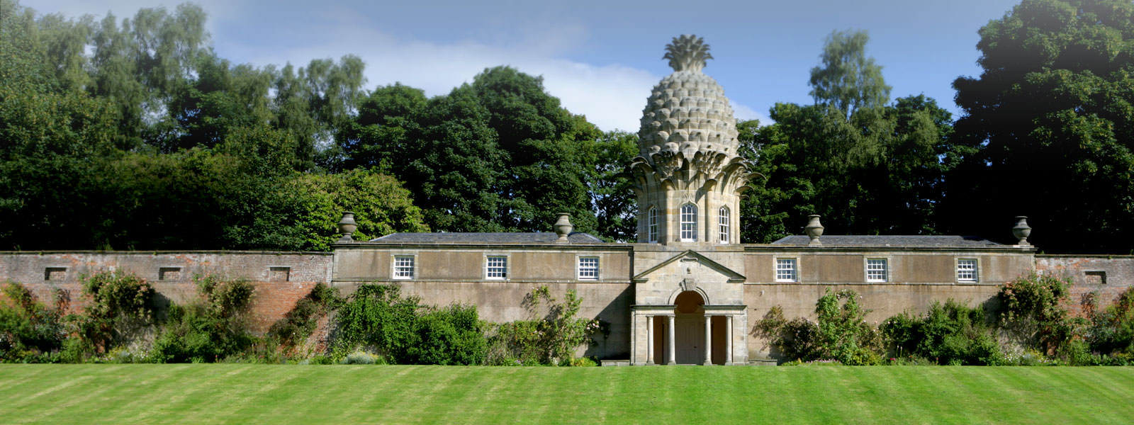 the pineapple summerhouse at Dunmore in Scotland