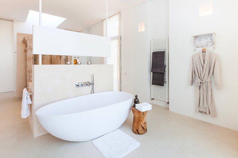 white bathroom freestanding tub