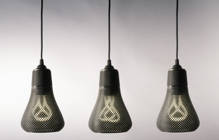 001_Kayan-3d-printed-lamp-shade-by-Formaliz3d-with-Baby-Plumen-001