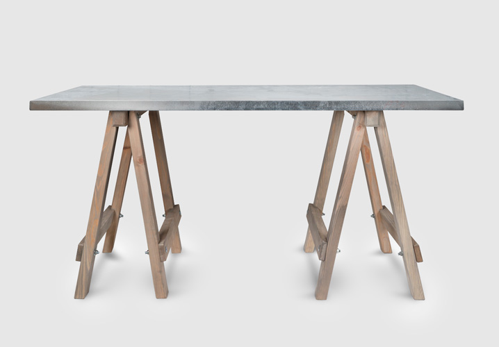 studio table, fixed size, zinc top