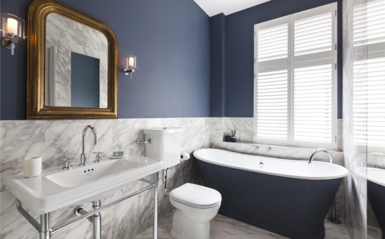 navy-blue-and-marble-bathroom