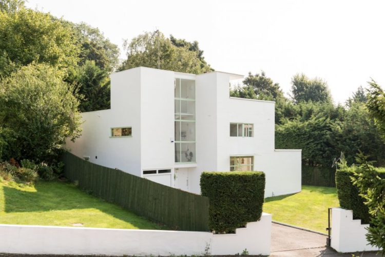 white-modernist-house