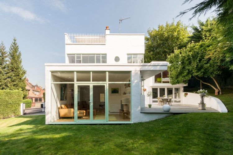whitemodernist-house-via-the-modern-house