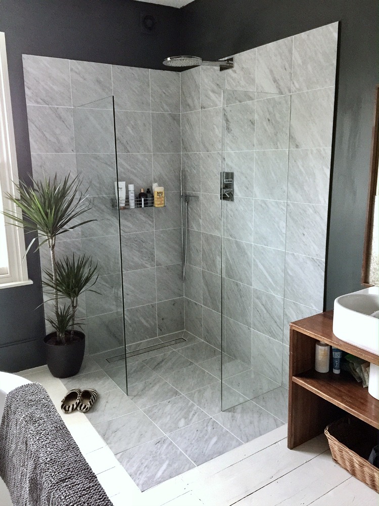 carrara-marble-shower-in-madaboutthehouse-com