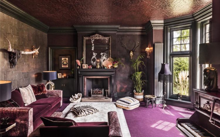 black sitting room pink carpet via savills