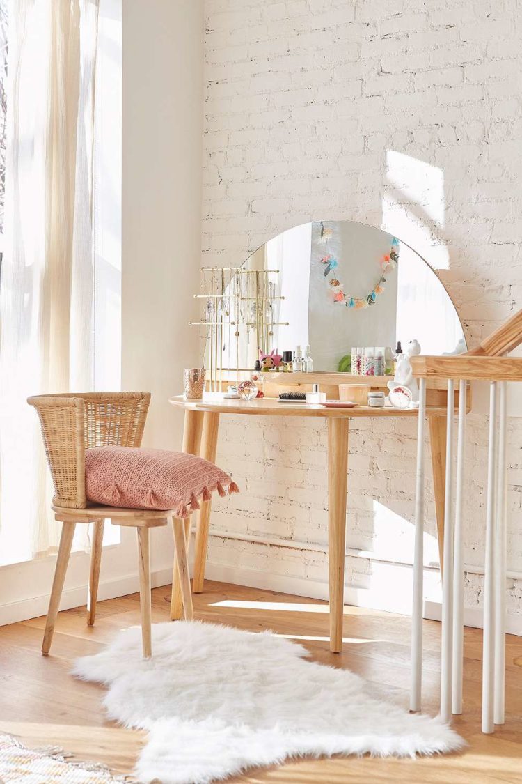 arc dressing table from urban outfitters