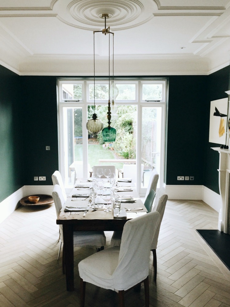 dining room painted in Benjamin Moore Tarrytown Green