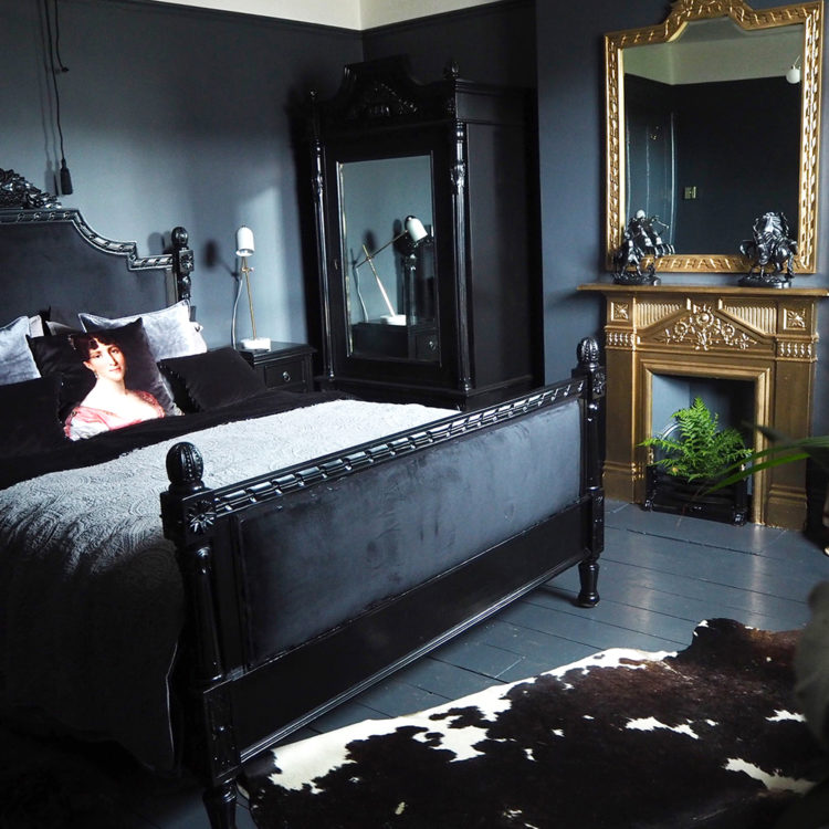 black-gold-bedroom-decor by raspberry flavoured windows