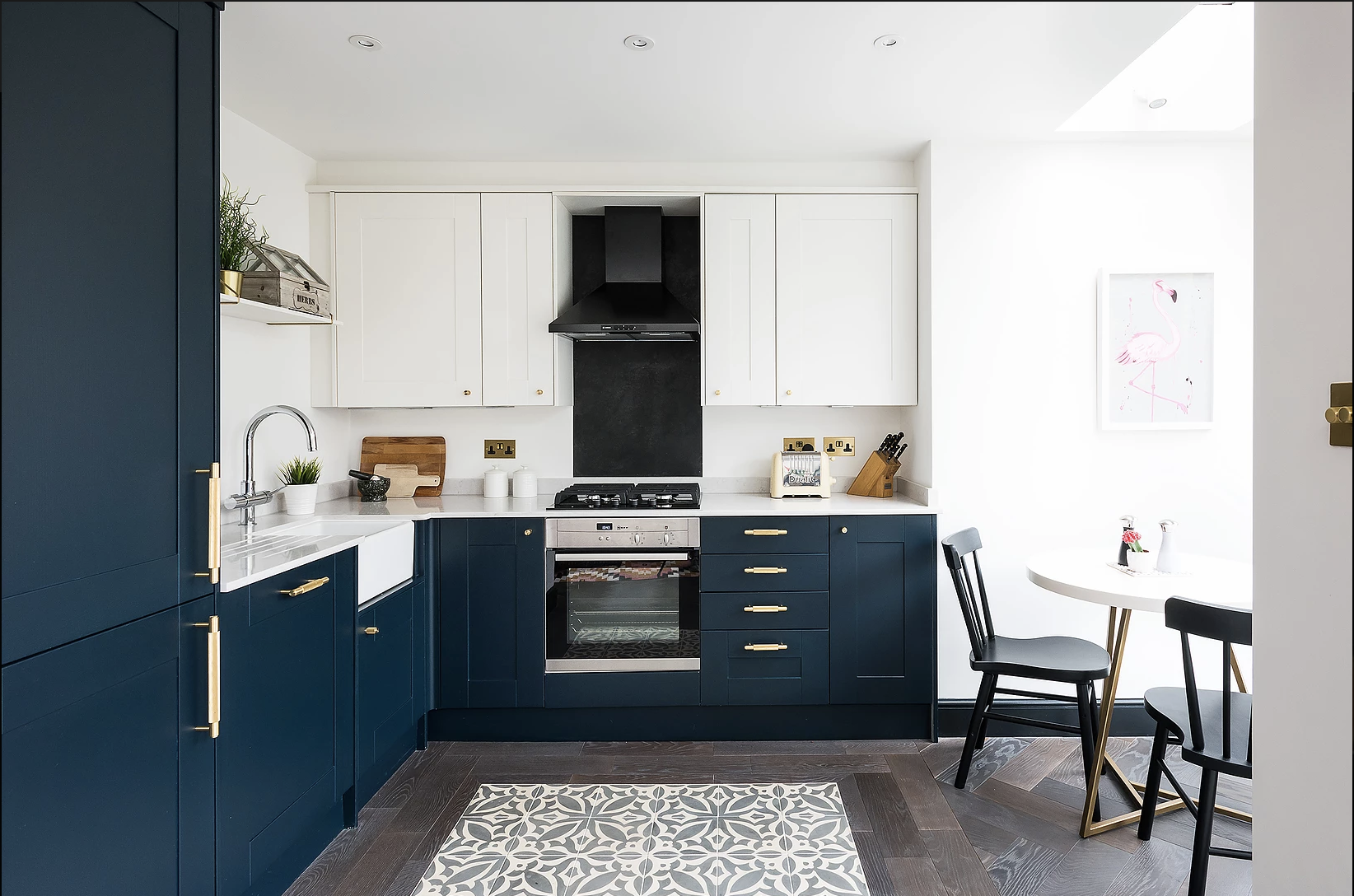 navy and white kitchen by owl designs