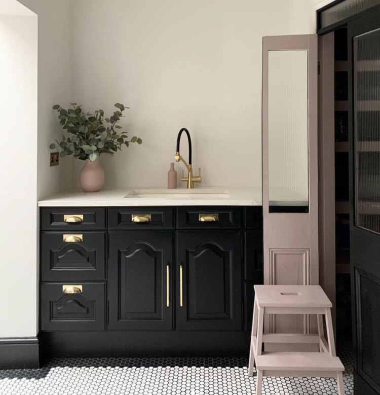 black and pink kitchen by @thehousethatblackbuilt