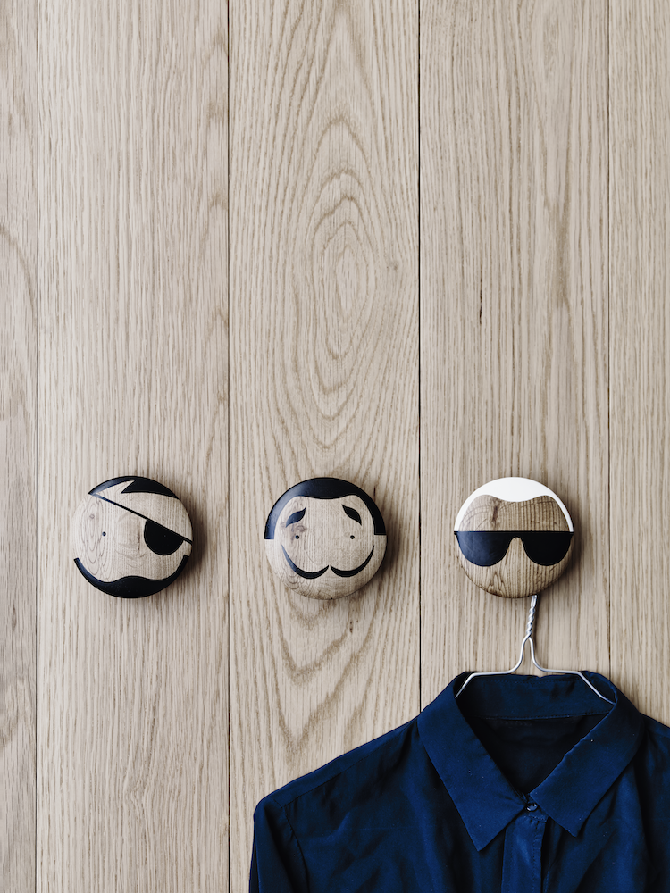 face hooks by Lucie Kaas