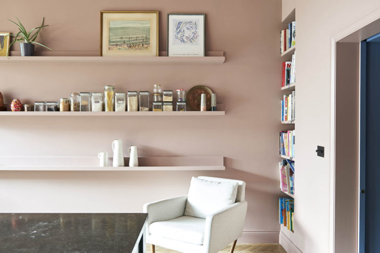 pink walls and matching shelves via the modern house