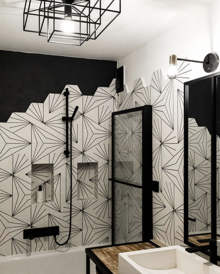 black and white graphic bathroom via msstudioberlin image by jose albur 