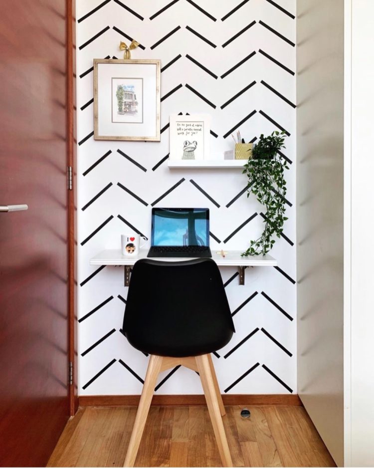 Kate Watson-Smyth looks at the ideas for working from home. This office space doubles up as dressing table in a modern monochrome scheme. #homeoffice #madaboutthehouse #monochrome