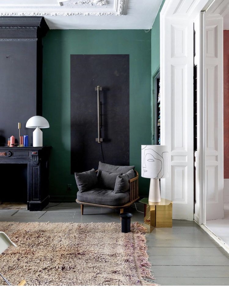 green wall with black painted rectable via @theobert_pot