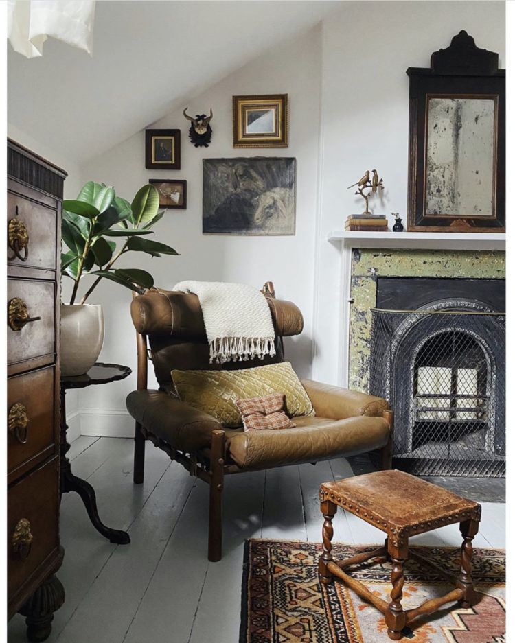 reading corner via @interiors.by.lisa.guest