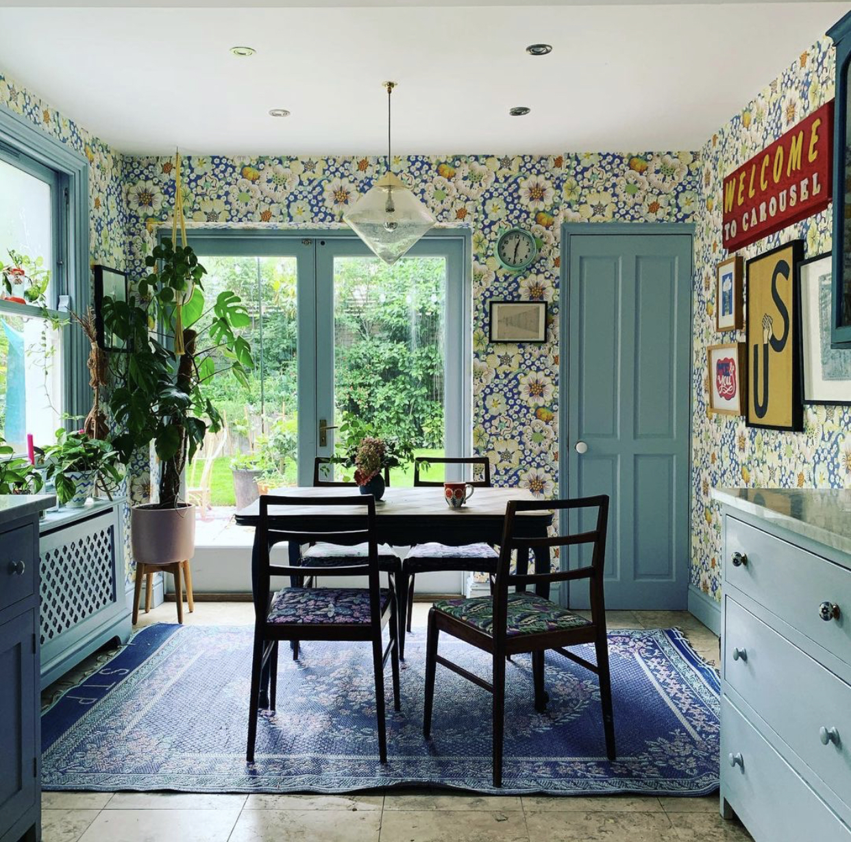 wallpaper kitchen by guira design