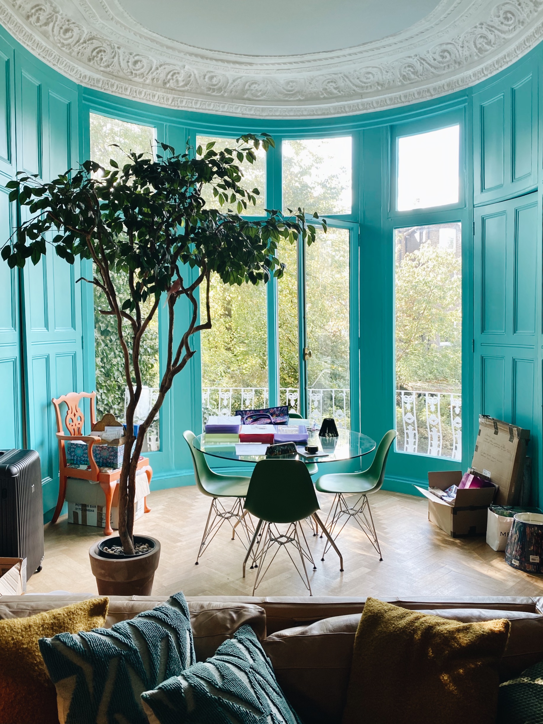 Matthew Williamson London home; turquoise bay windows