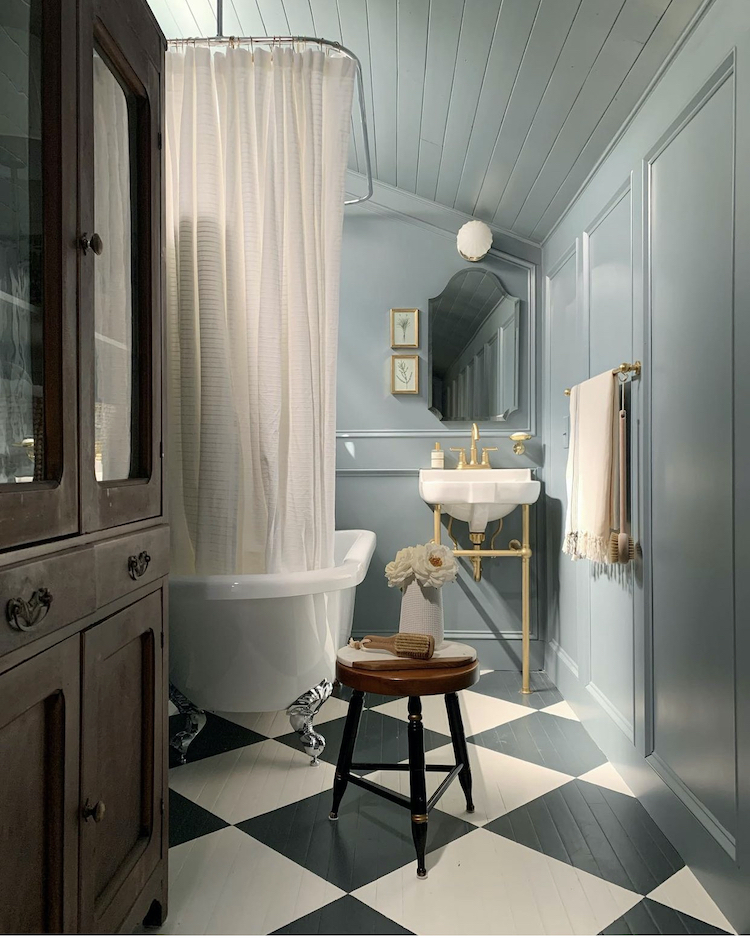 blue bathroom and checkered floor via @kismet_house