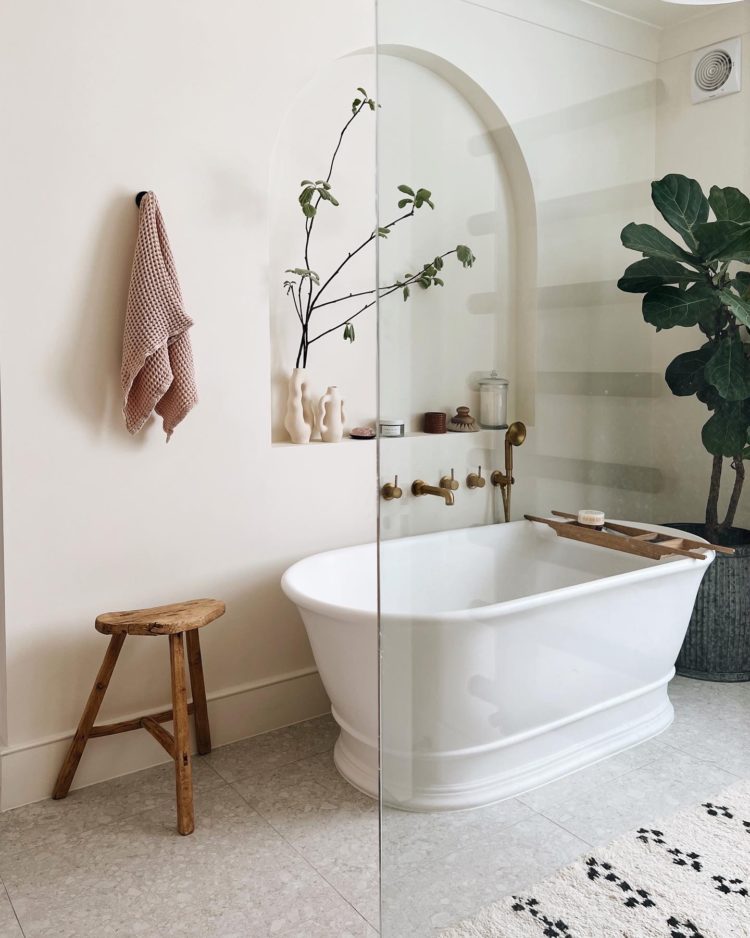 stunning bathroom by Bianca Hall @frenchforpineapple