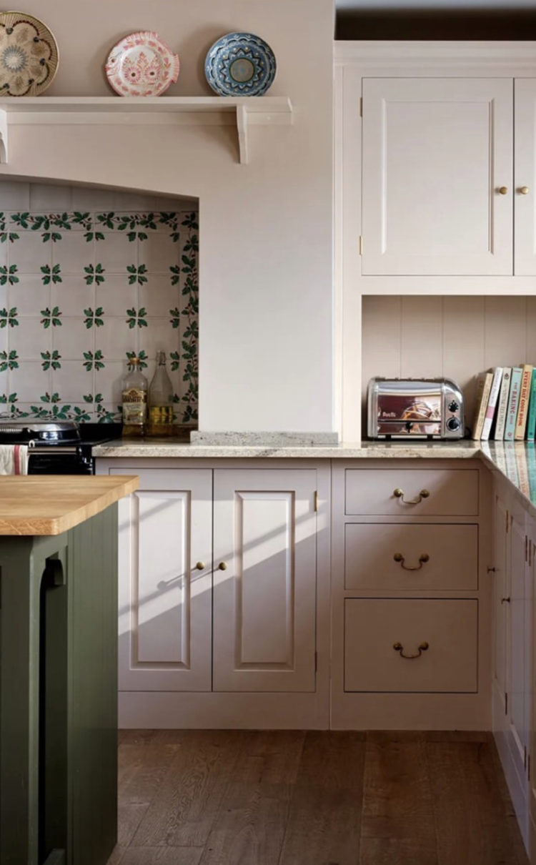 plain english kitchen designed by salvesen graham and shot by @simonbrownphotography