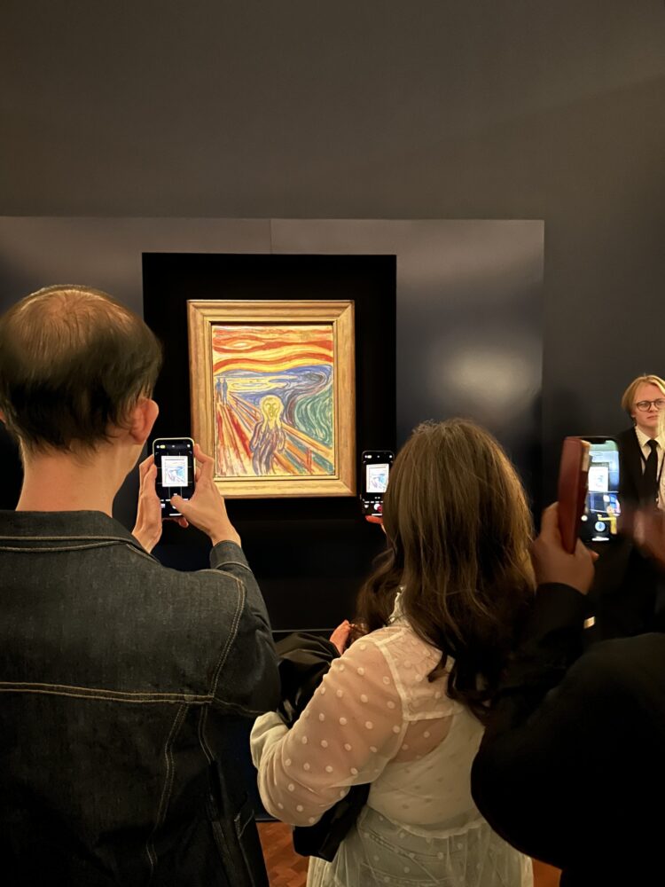 modern museum life - a new dimension to the scream painting